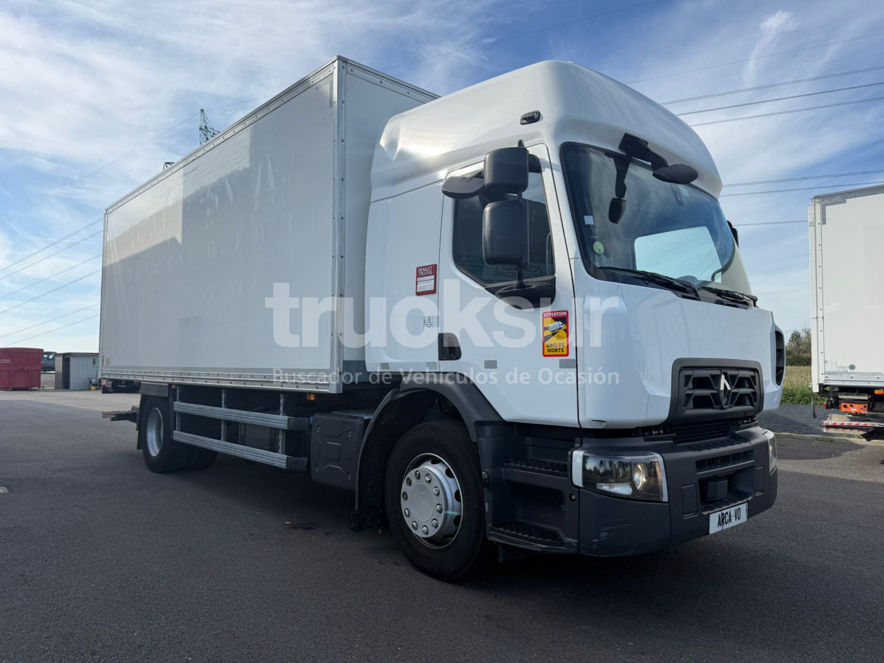 RENAULT D320.18 - Box truck: picture 2 RENAULT D320.18 - Box truck: picture 2