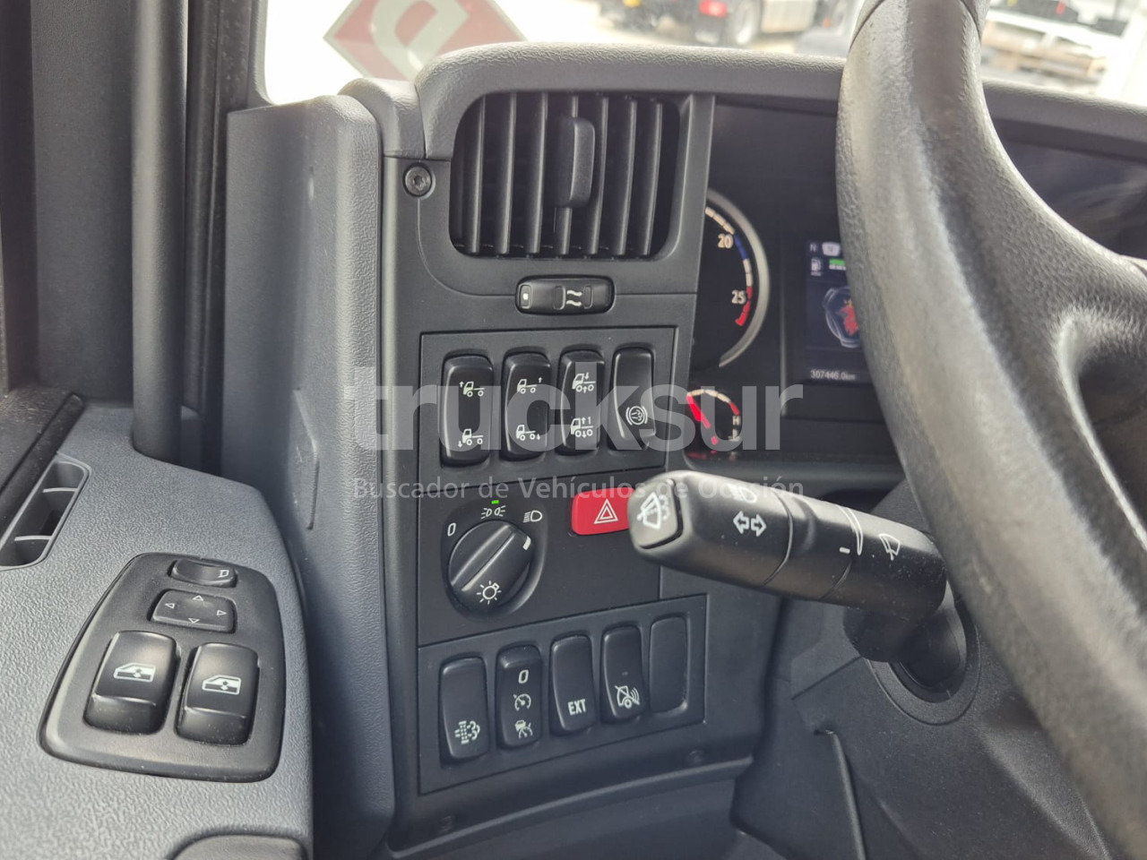 SCANIA P320.26 ejes 6x2*4 on lease SCANIA P320.26 ejes 6x2*4: picture 11