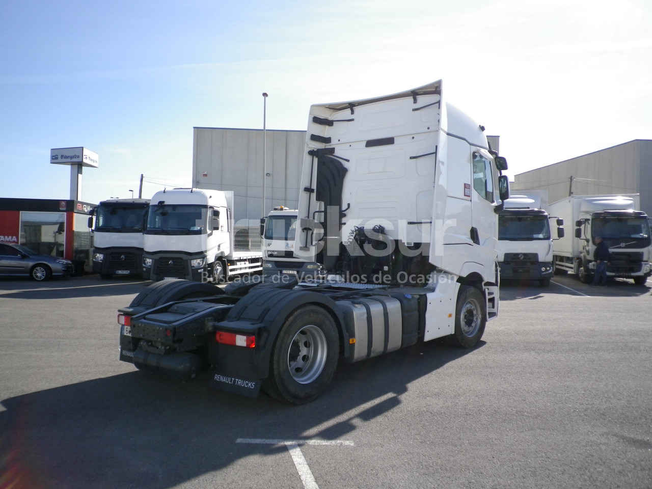 RENAULT T520 HIGH SLEEPER CAB - Tractor unit: picture 3 RENAULT T520 HIGH SLEEPER CAB - Tractor unit: picture 3