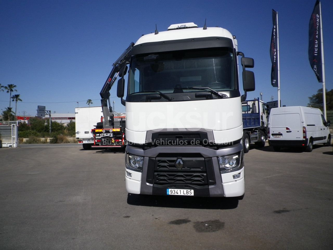 RENAULT T520 HIGH SLEEPER CAB - Tractor unit: picture 3 RENAULT T520 HIGH SLEEPER CAB - Tractor unit: picture 3