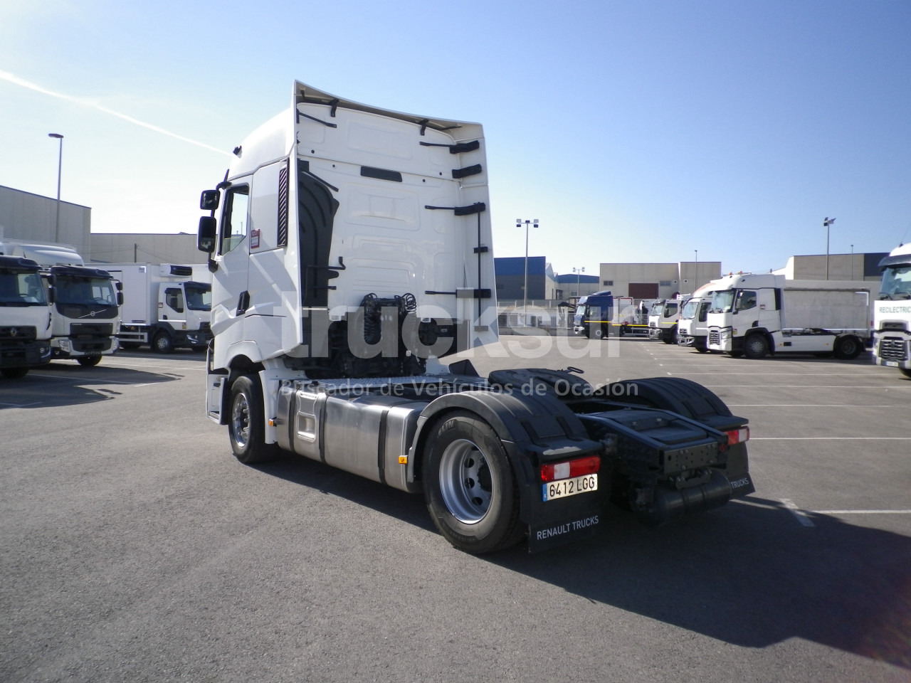 RENAULT T520 HIGH SLEEPER CAB - Tractor unit: picture 4 RENAULT T520 HIGH SLEEPER CAB - Tractor unit: picture 4