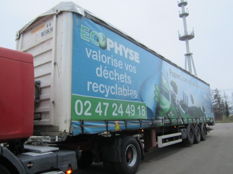 Fruehauf - Curtainsider semi-trailer: picture 1 Fruehauf - Curtainsider semi-trailer: picture 1