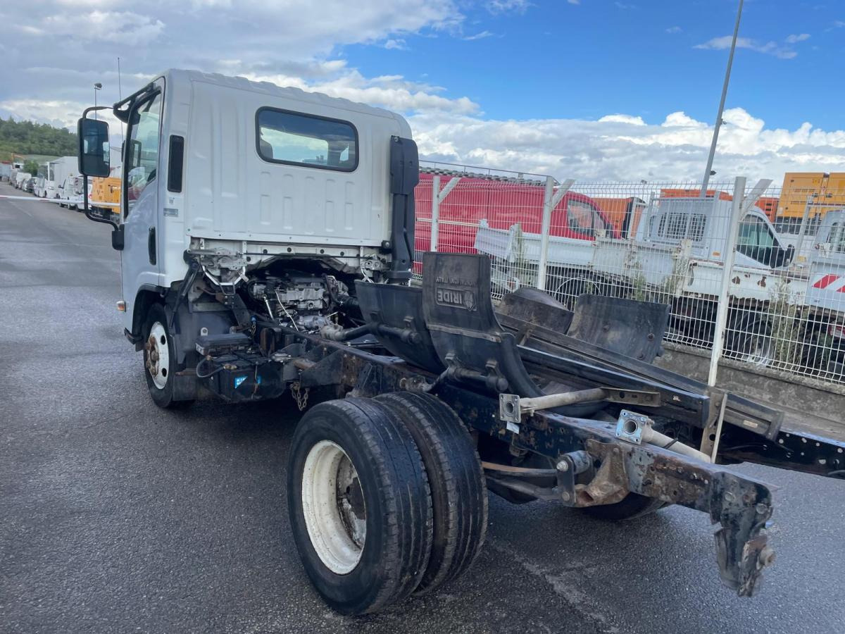 Isuzu - Cab chassis truck: picture 4 Isuzu - Cab chassis truck: picture 4