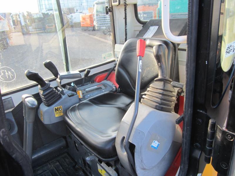 Mini excavator Kubota U25: picture 8