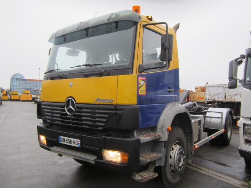 Mercedes Atego 1823 - Hook lift truck: picture 1 Mercedes Atego 1823 - Hook lift truck: picture 1