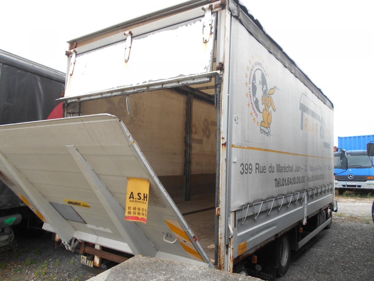 Curtainsider truck Renault Midlum 180: picture 6