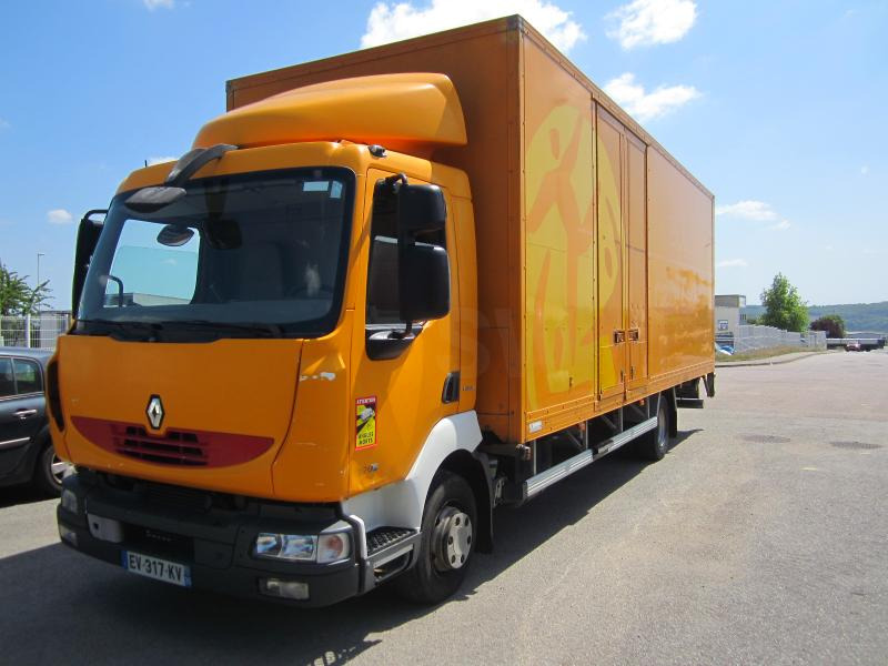 Renault Midlum 220 DXI - Box truck: picture 2 Renault Midlum 220 DXI - Box truck: picture 2