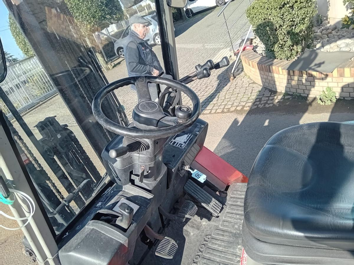 Toyota FD25 - Diesel forklift: picture 5 Toyota FD25 - Diesel forklift: picture 5
