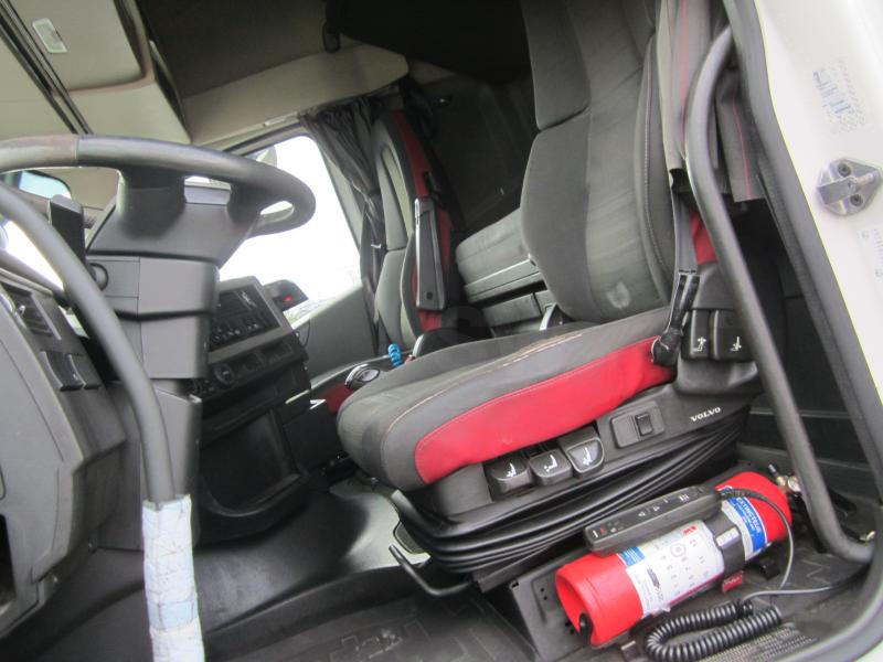 Tractor unit Volvo FH 540: picture 14
