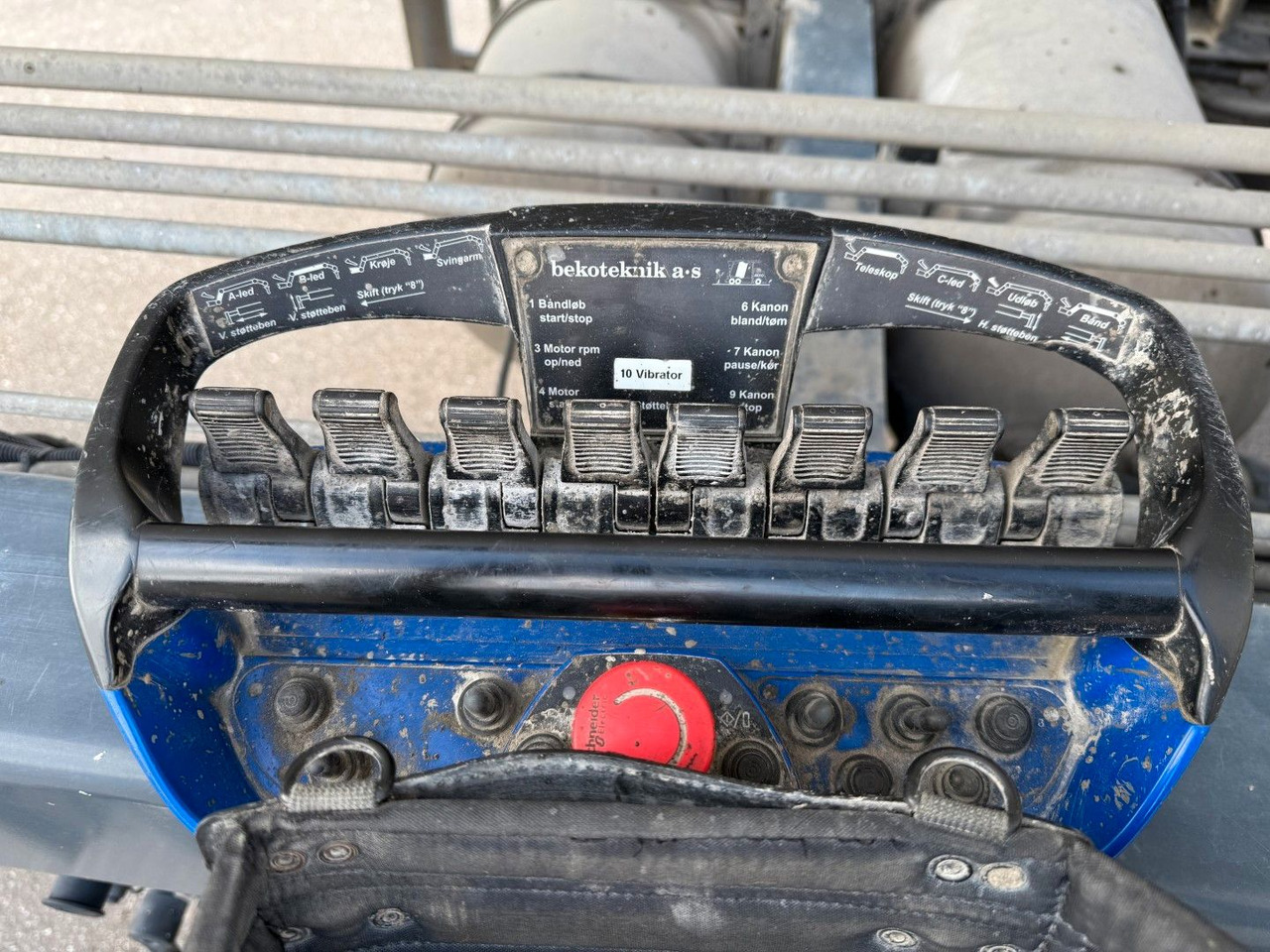 Concrete mixer semi-trailer De Buf BM 12-36-2SPR w/ Belt Theam TSR15 / Beton: picture 8