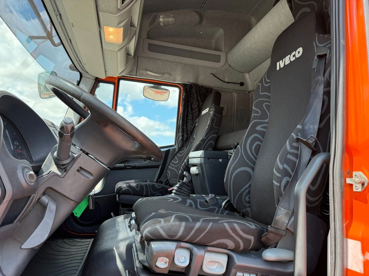 Iveco EuroCargo 180 E28 Euro 6 Freight Iveco EuroCargo 180 E28 Euro 6 Freight / Pritsche - Curtainsider truck: picture 5 Iveco EuroCargo 180 E28 Euro 6 Freight Iveco EuroCargo 180 E28 Euro 6 Freight / Pritsche - Curtainsider truck: picture 5