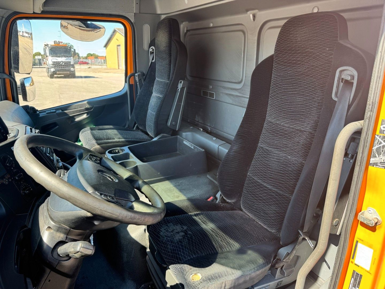 Mercedes-Benz Atego 1223 4x2 Euro 6 Cityflex 204 - Vacuum truck: picture 5 Mercedes-Benz Atego 1223 4x2 Euro 6 Cityflex 204 - Vacuum truck: picture 5