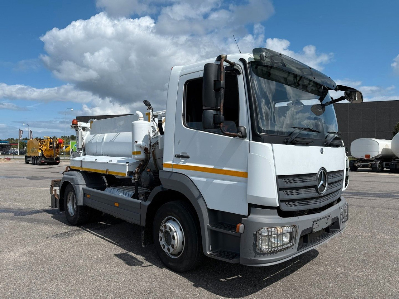 Mercedes-Benz Atego 1323 RHD Euro 6 Hvidtved Larsen Cityflex - Vacuum truck: picture 1 Mercedes-Benz Atego 1323 RHD Euro 6 Hvidtved Larsen Cityflex - Vacuum truck: picture 1
