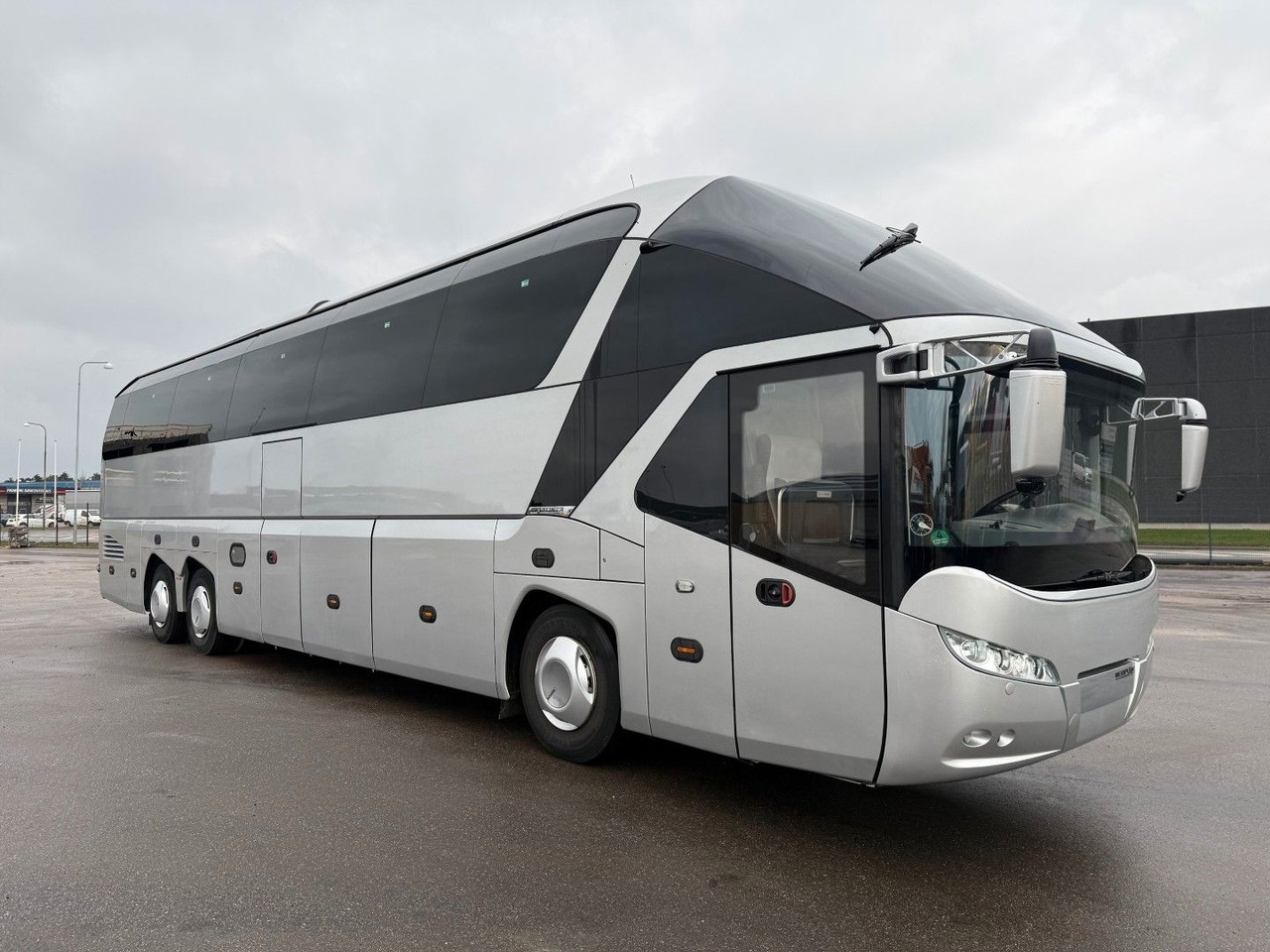 Neoplan Starliner N 5218 Euro 6 - Coach: picture 2 Neoplan Starliner N 5218 Euro 6 - Coach: picture 2