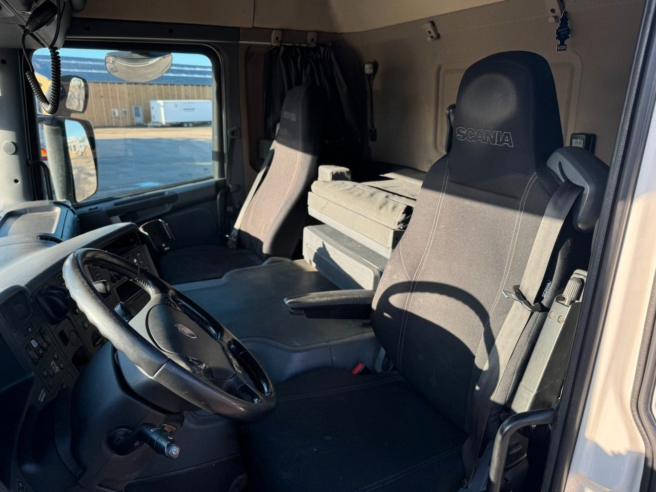 Scania P410 6x4 Liebherr THP 140 H 24 M4XH Concretepump - Concrete pump truck: picture 5 Scania P410 6x4 Liebherr THP 140 H 24 M4XH Concretepump - Concrete pump truck: picture 5