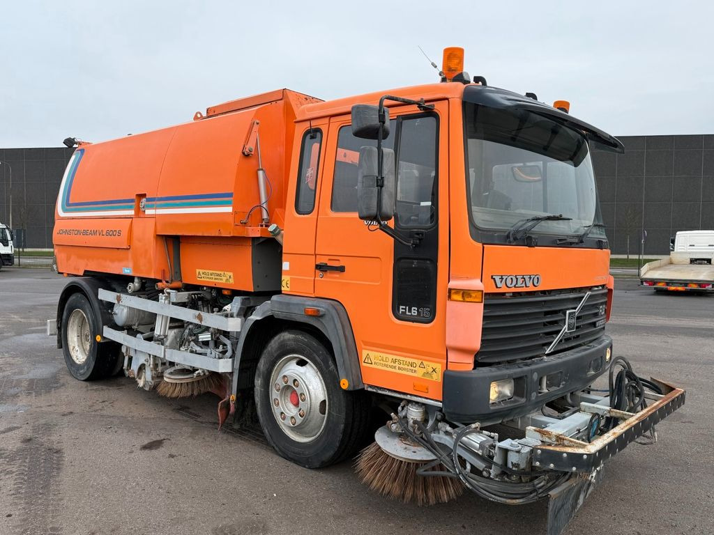 Volvo FL615 Johnston-Beam JB 600 Road Sweeper - Road sweeper: picture 2 Volvo FL615 Johnston-Beam JB 600 Road Sweeper - Road sweeper: picture 2