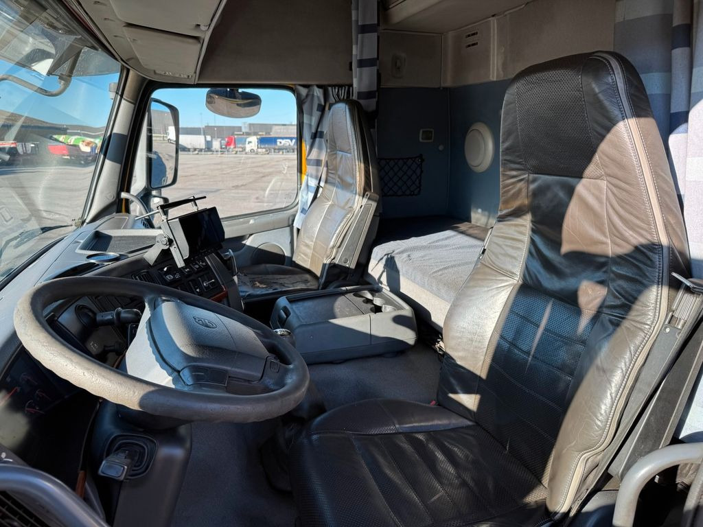 Volvo FM 340 6x2*4 Euro 5 FFG Elephant 10 m3 Volvo FM 340 6x2*4 Euro 5 FFG Elephant 10 m3 - Vacuum truck: picture 5 Volvo FM 340 6x2*4 Euro 5 FFG Elephant 10 m3 Volvo FM 340 6x2*4 Euro 5 FFG Elephant 10 m3 - Vacuum truck: picture 5