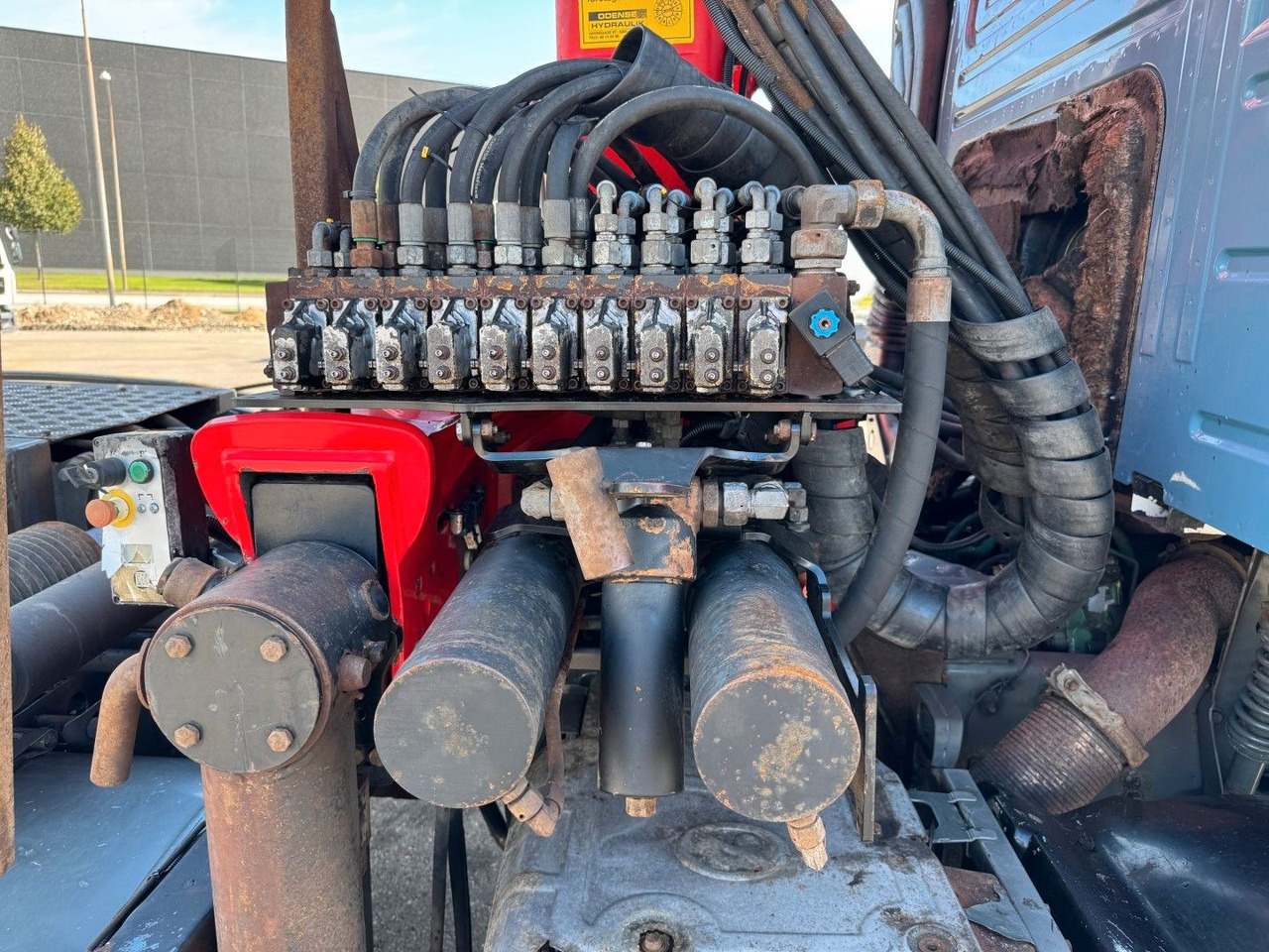 Crane truck Volvo FM340 6x2*4 Kipper / Palfinger Epsilon 150Z96: picture 11