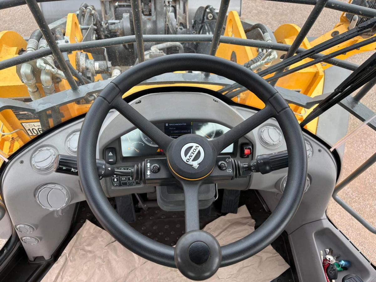 Volvo L110H Long Boom - Wheel loader: picture 5 Volvo L110H Long Boom - Wheel loader: picture 5