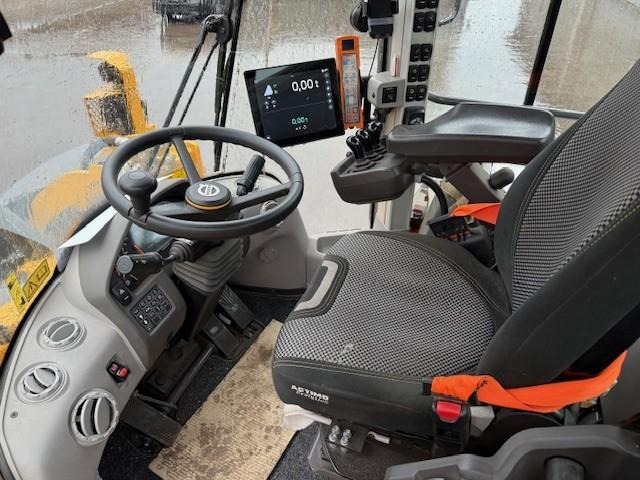 Volvo L180H - Wheel loader: picture 5 Volvo L180H - Wheel loader: picture 5