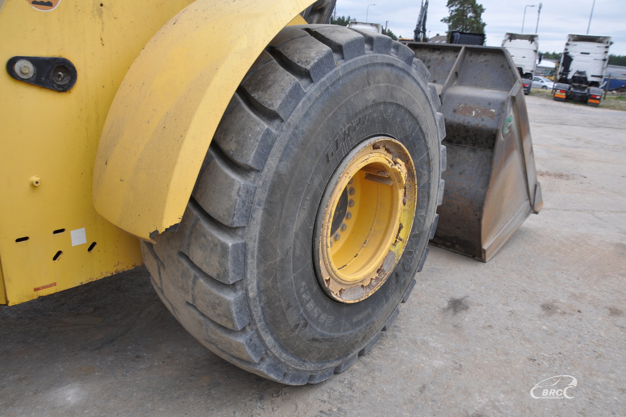 Wheel loader New Holland W270B: picture 8