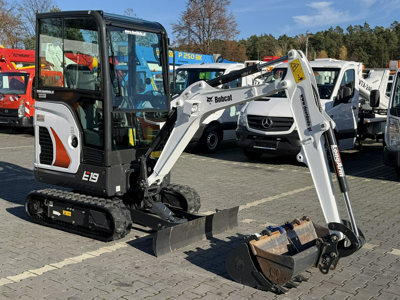 Bobcat E19 Komplet Łyżek Mało Używana Przepracowane tylko 90mth - Mini excavator: picture 1 Bobcat E19 Komplet Łyżek Mało Używana Przepracowane tylko 90mth - Mini excavator: picture 1