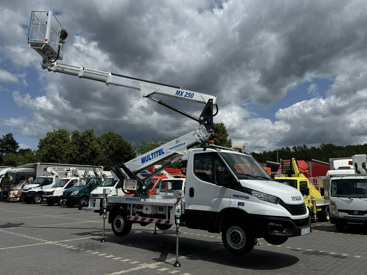 Iveco Daily 35S14 - Truck mounted aerial platform: picture 4 Iveco Daily 35S14 - Truck mounted aerial platform: picture 4