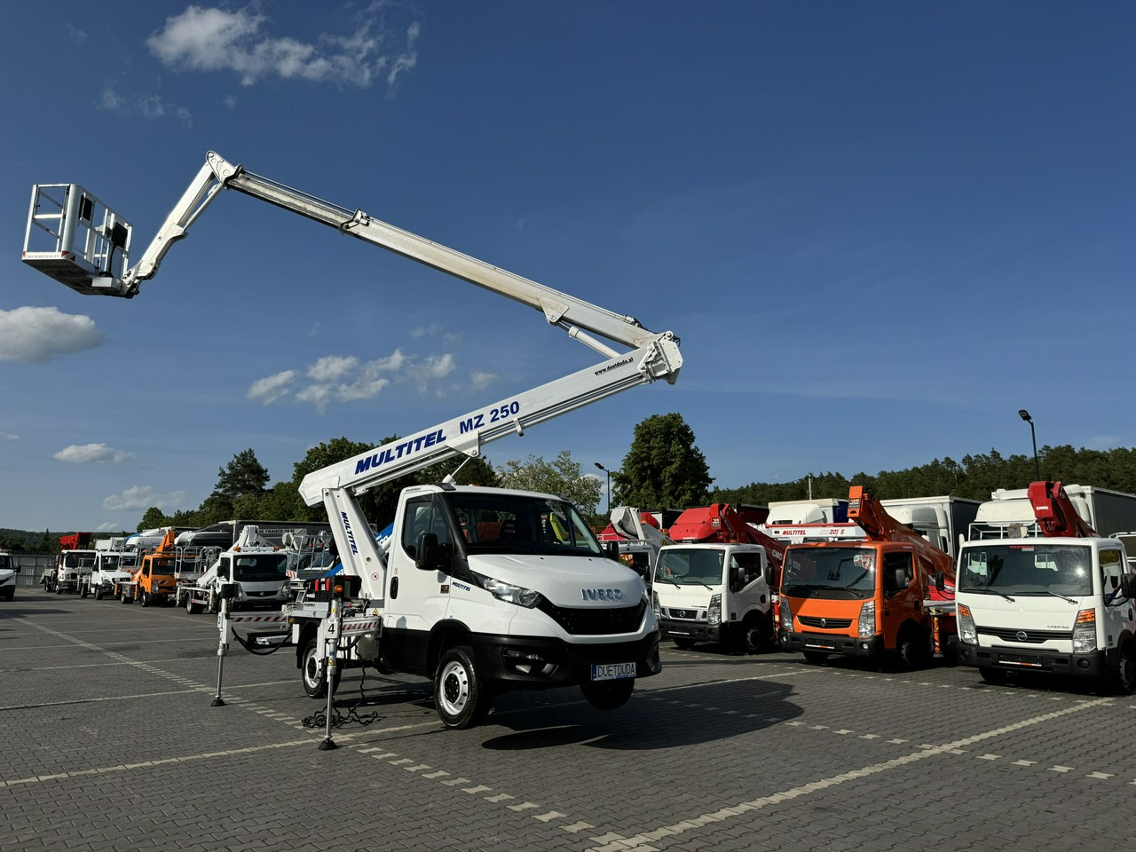 Iveco Daily 35S14 - Truck mounted aerial platform: picture 3 Iveco Daily 35S14 - Truck mounted aerial platform: picture 3