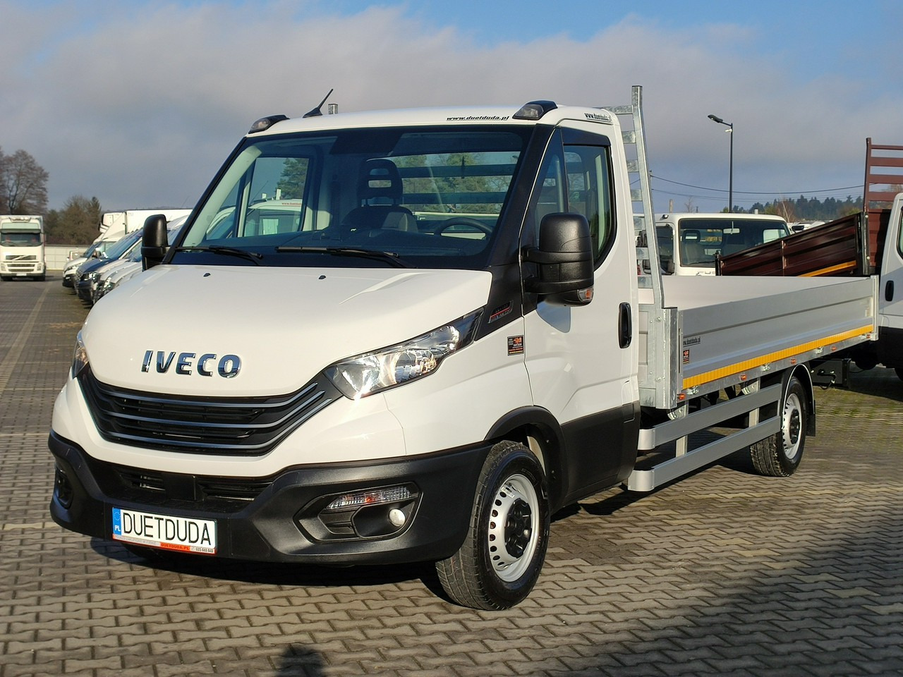 Iveco Daily 35S16 V - Flatbed van: picture 5 Iveco Daily 35S16 V - Flatbed van: picture 5