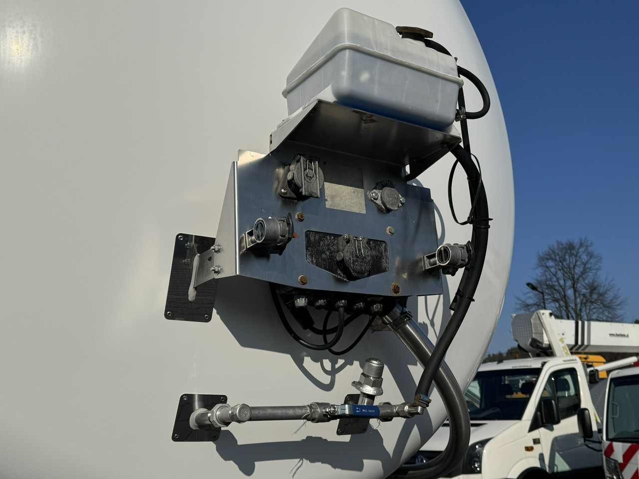 Lag Spożywcza Magyar Izolowana Webasto Pompa Elektryczna do Zrzutu - Tank semi-trailer: picture 5 Lag Spożywcza Magyar Izolowana Webasto Pompa Elektryczna do Zrzutu - Tank semi-trailer: picture 5