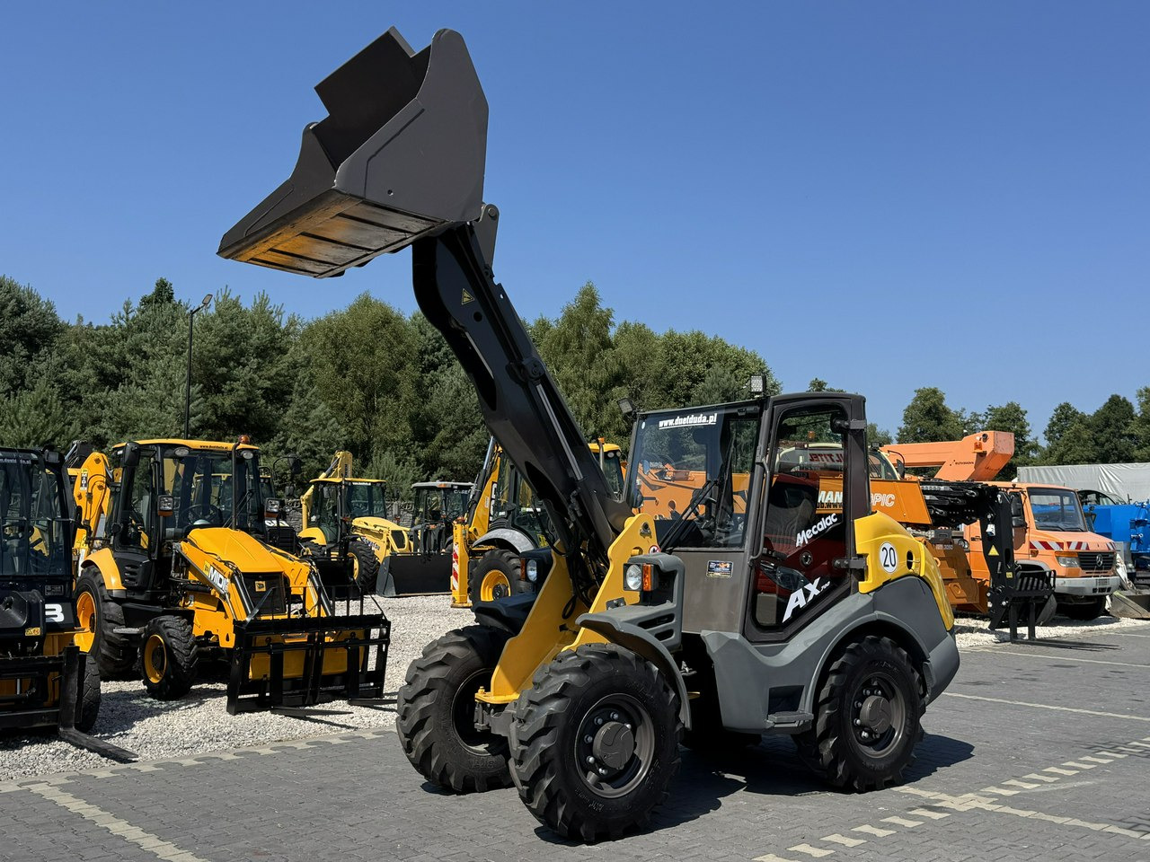 Mecalac AX 700 Szybko-Złącze Łyżka Super Stan - Wheel loader: picture 4 Mecalac AX 700 Szybko-Złącze Łyżka Super Stan - Wheel loader: picture 4