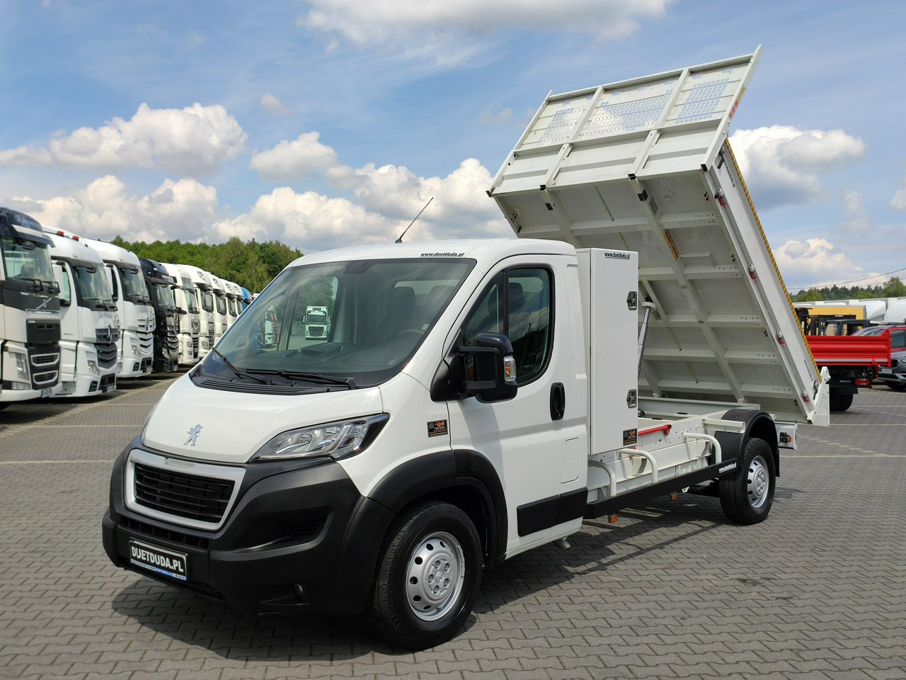 Peugeot Boxer - Tipper van: picture 1 Peugeot Boxer - Tipper van: picture 1