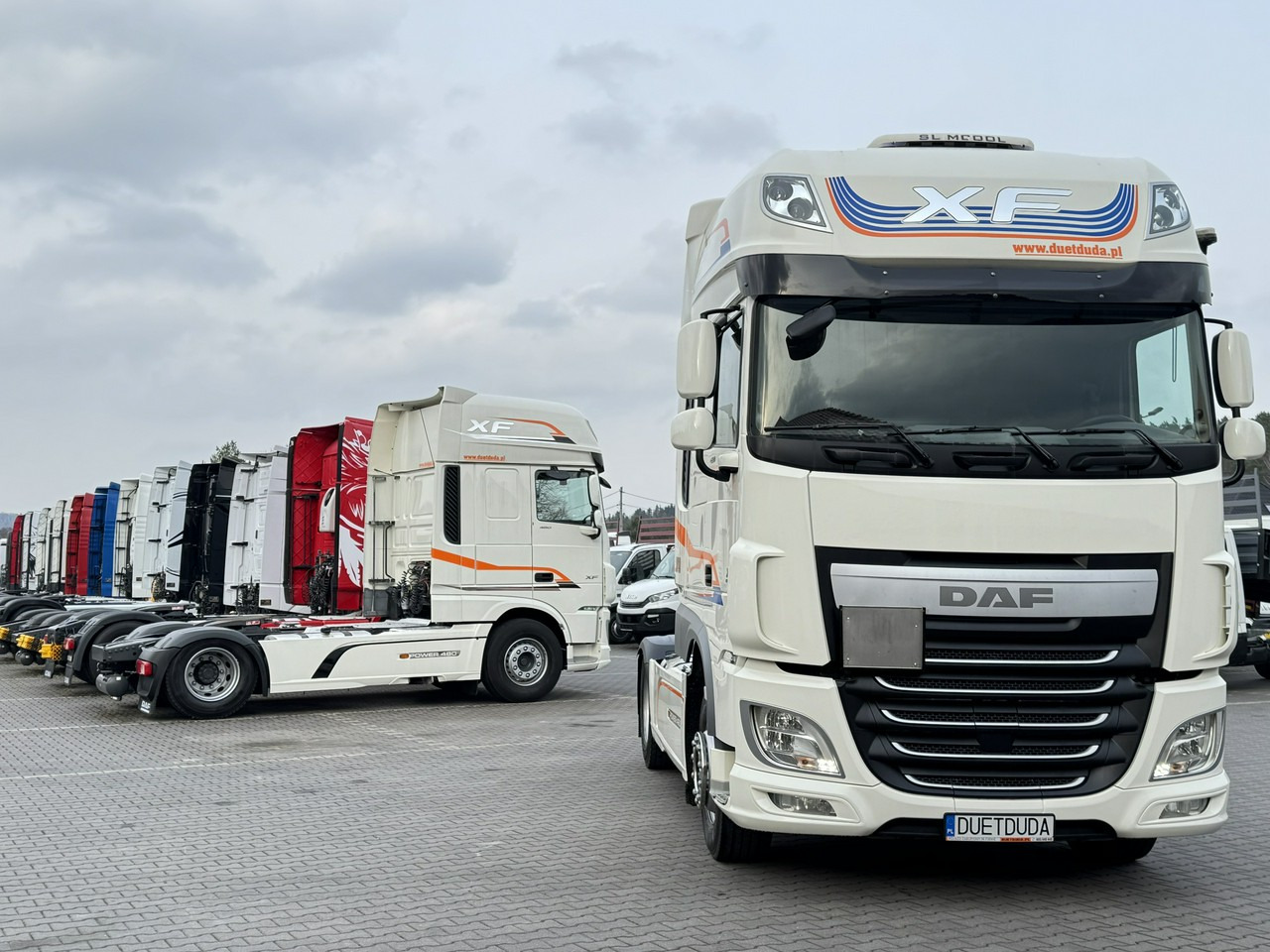 DAF XF 460 SSC E6 Standard Klima Postojowa - Tractor unit: picture 4 DAF XF 460 SSC E6 Standard Klima Postojowa - Tractor unit: picture 4