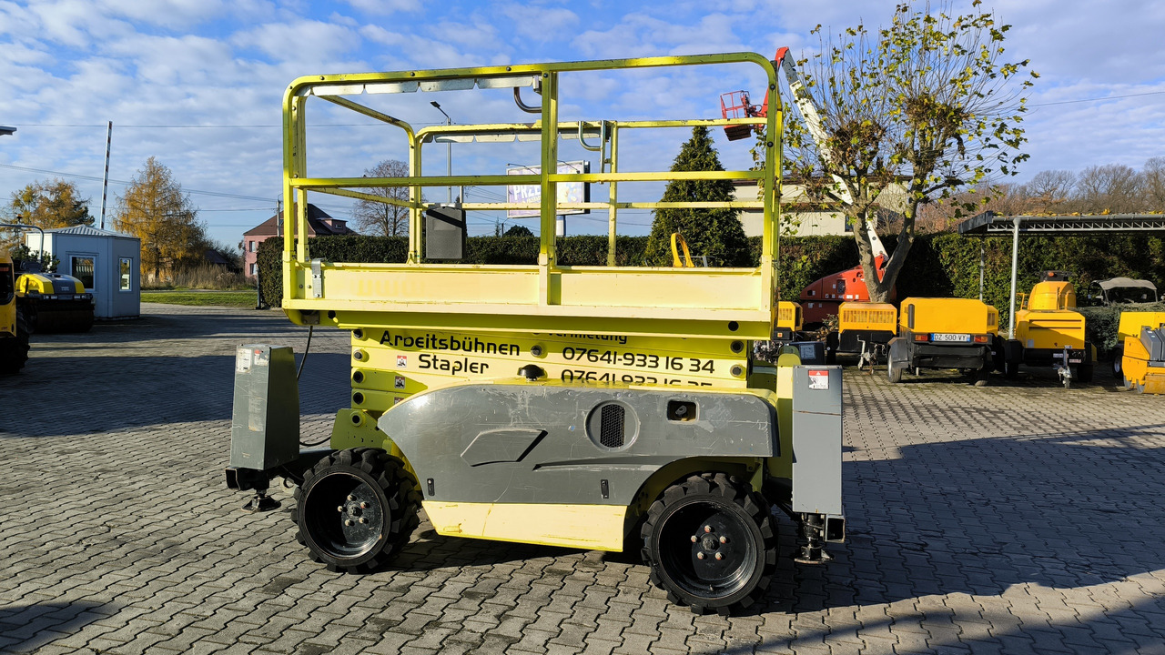 HAULOTTE Compact 12 DX - Scissor lift: picture 5 HAULOTTE Compact 12 DX - Scissor lift: picture 5