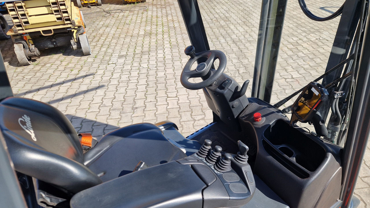 Electric forklift LINDE E 14 EVO: picture 6 Electric forklift LINDE E 14 EVO: picture 6