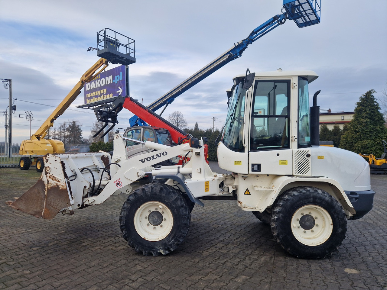 VOLVO L 30 B – Z/X - Wheel loader: picture 1 VOLVO L 30 B – Z/X - Wheel loader: picture 1