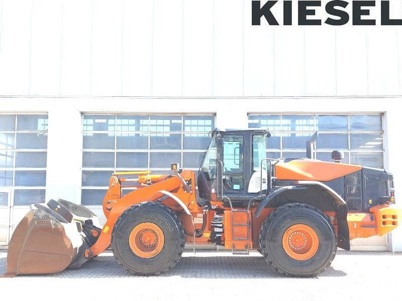 Hitachi ZW 310-6 - Wheel loader: picture 1 Hitachi ZW 310-6 - Wheel loader: picture 1