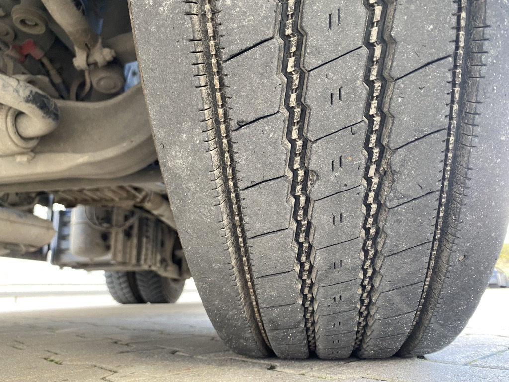 DAF CF 450 - Skip loader truck: picture 3 DAF CF 450 - Skip loader truck: picture 3