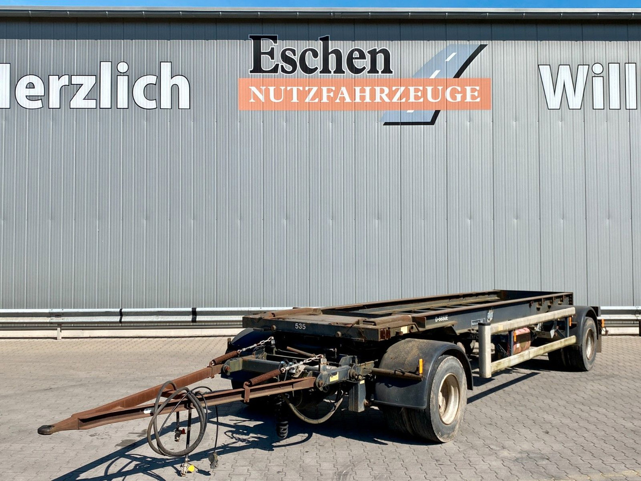 Hüffermann HSA 18.65 | Reifenprofil: 75%*Blatt*50mm Zugauge - Roll-off/ Skip trailer: picture 1 Hüffermann HSA 18.65 | Reifenprofil: 75%*Blatt*50mm Zugauge - Roll-off/ Skip trailer: picture 1