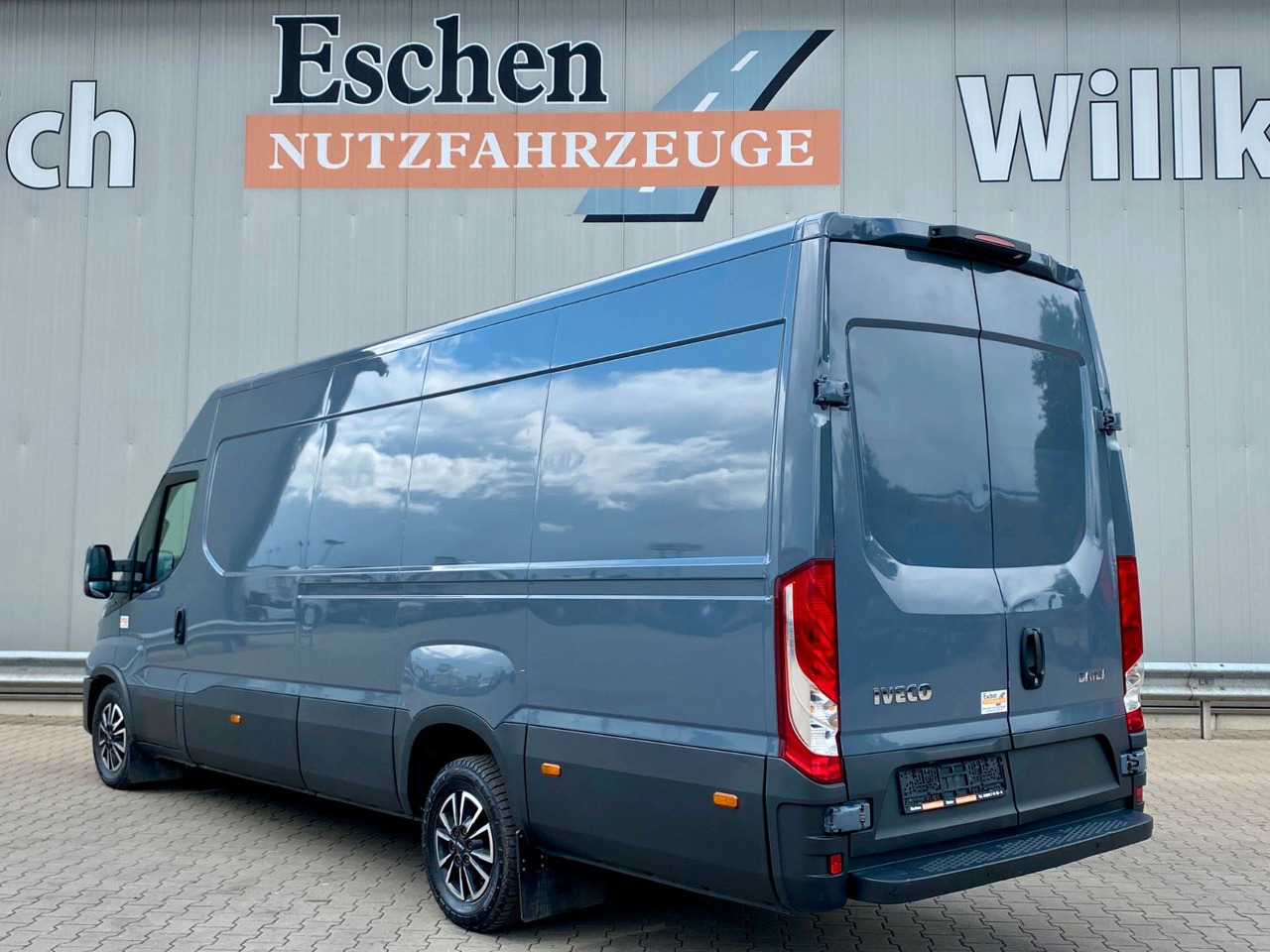 Iveco 35 S 16 Daily | Schiebetür*Kamera*Navi*AC*1.Hand - Panel van: picture 3 Iveco 35 S 16 Daily | Schiebetür*Kamera*Navi*AC*1.Hand - Panel van: picture 3