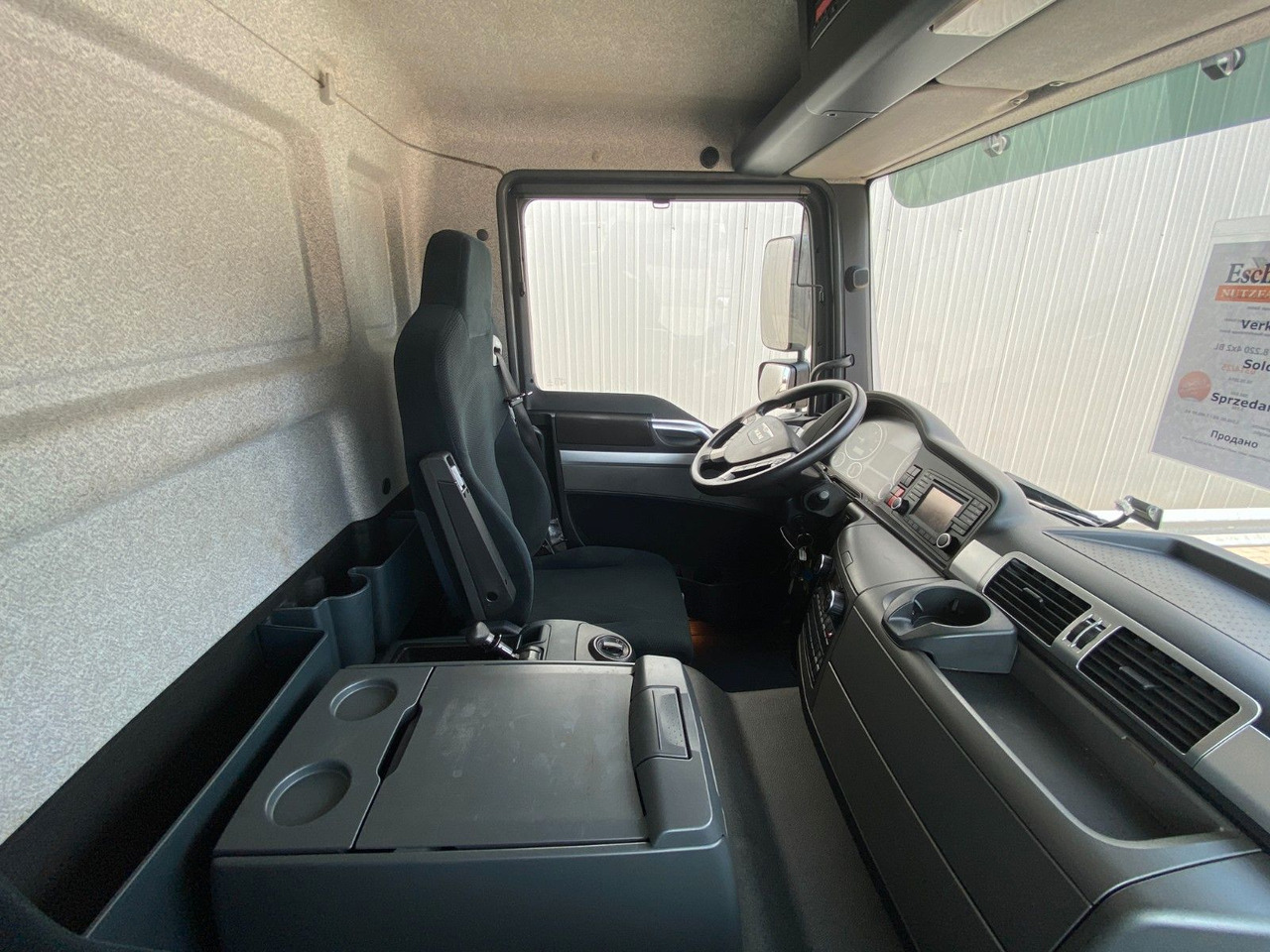 Curtainsider truck MAN TGL 8.220 I Pritsche Plane*Klima*2Tank*Automatik: picture 15