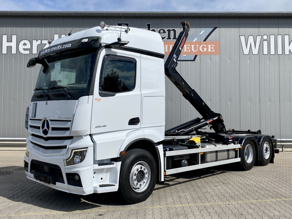 Mercedes-Benz 2545 L 6x2 Actros MP5 - Hook lift truck: picture 1 Mercedes-Benz 2545 L 6x2 Actros MP5 - Hook lift truck: picture 1