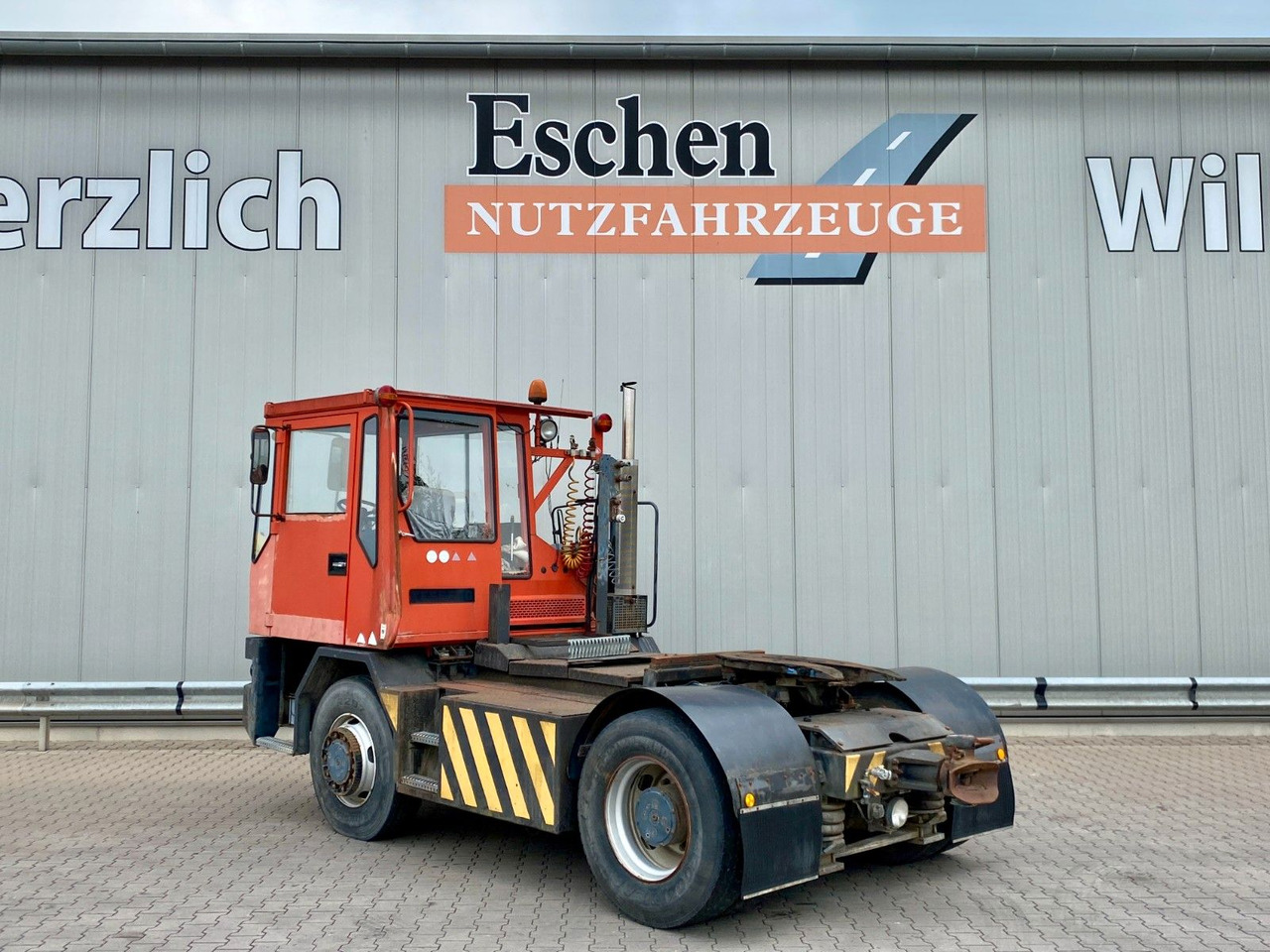 Terberg RT20 4x4 Rangierfahrzeug | Automatik - Terminal tractor: picture 3 Terberg RT20 4x4 Rangierfahrzeug | Automatik - Terminal tractor: picture 3