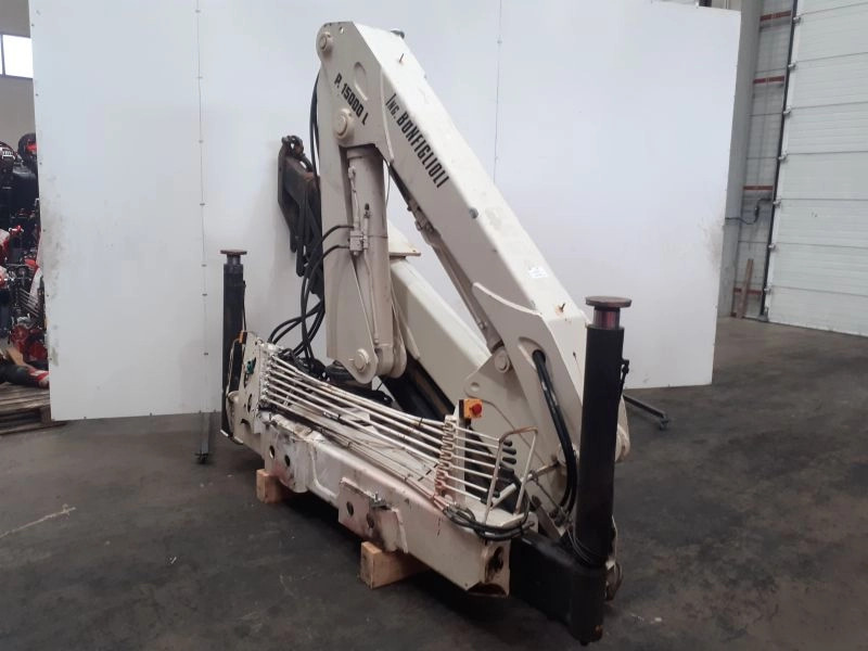 Grúa Bonfiglioli P15000L - Loader crane for Truck: picture 1 Grúa Bonfiglioli P15000L - Loader crane for Truck: picture 1
