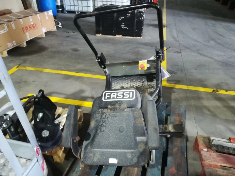 KIT ASIENTO EN COLUMNA FASSI - Seat for Crane: picture 1 KIT ASIENTO EN COLUMNA FASSI - Seat for Crane: picture 1