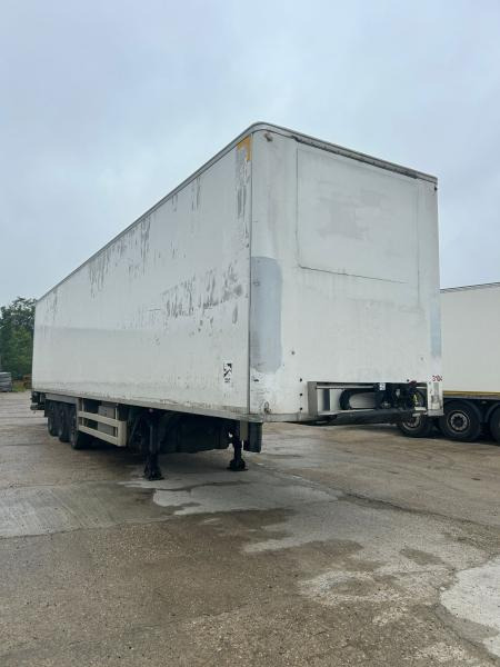 Chereau - Closed box semi-trailer: picture 1 Chereau - Closed box semi-trailer: picture 1