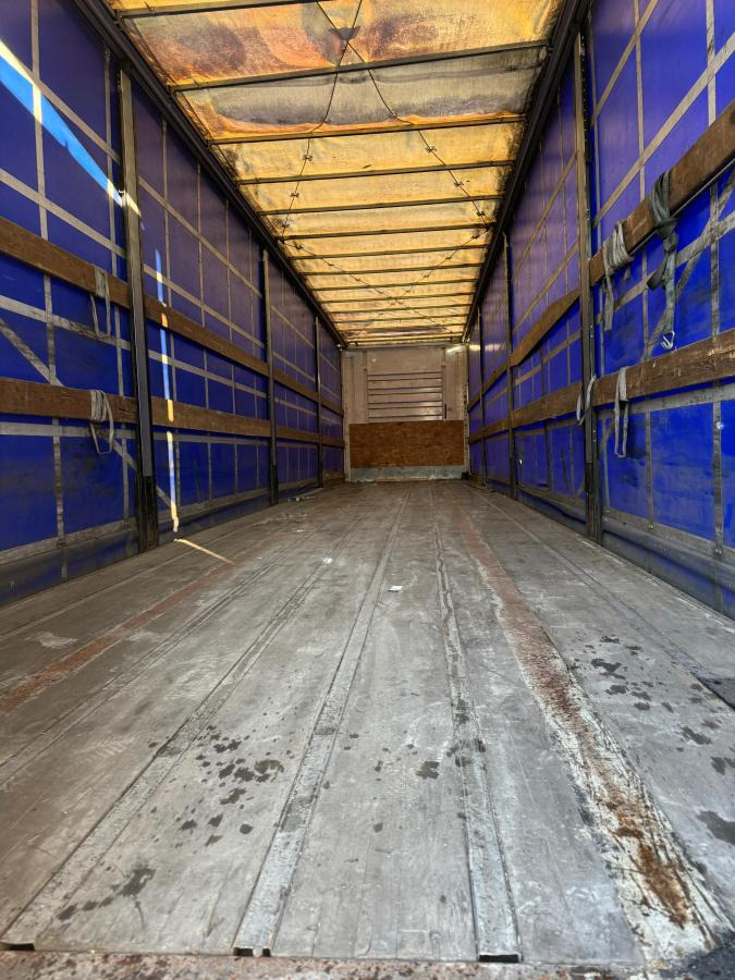 Fruehauf - Curtainsider semi-trailer: picture 4 Fruehauf - Curtainsider semi-trailer: picture 4