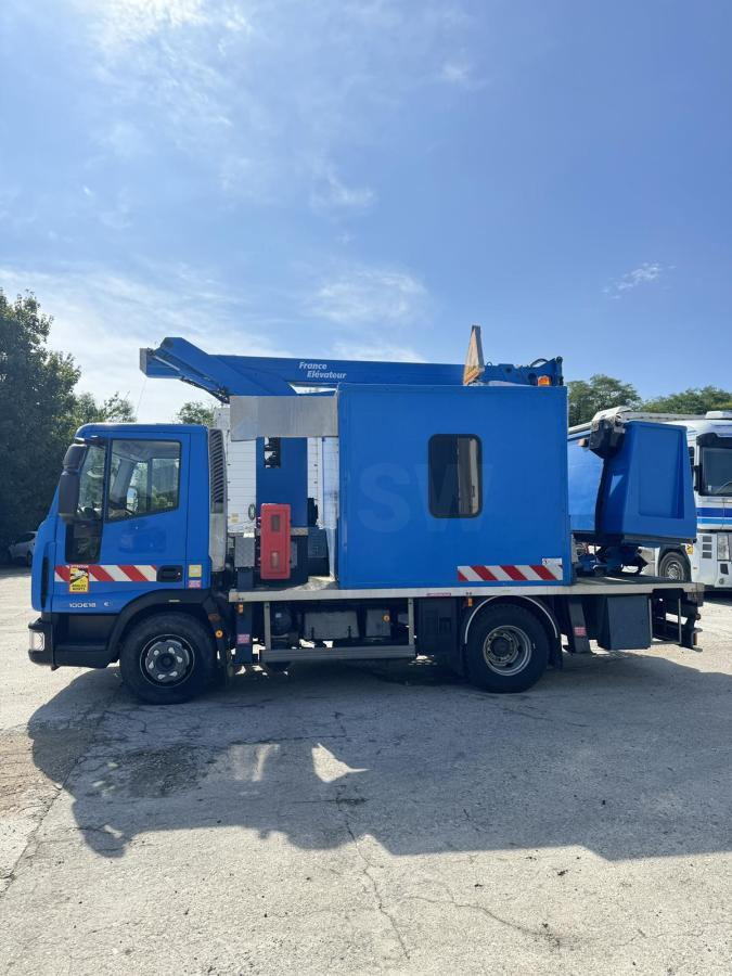 Iveco Eurocargo 100E18 - Truck mounted aerial platform: picture 5 Iveco Eurocargo 100E18 - Truck mounted aerial platform: picture 5