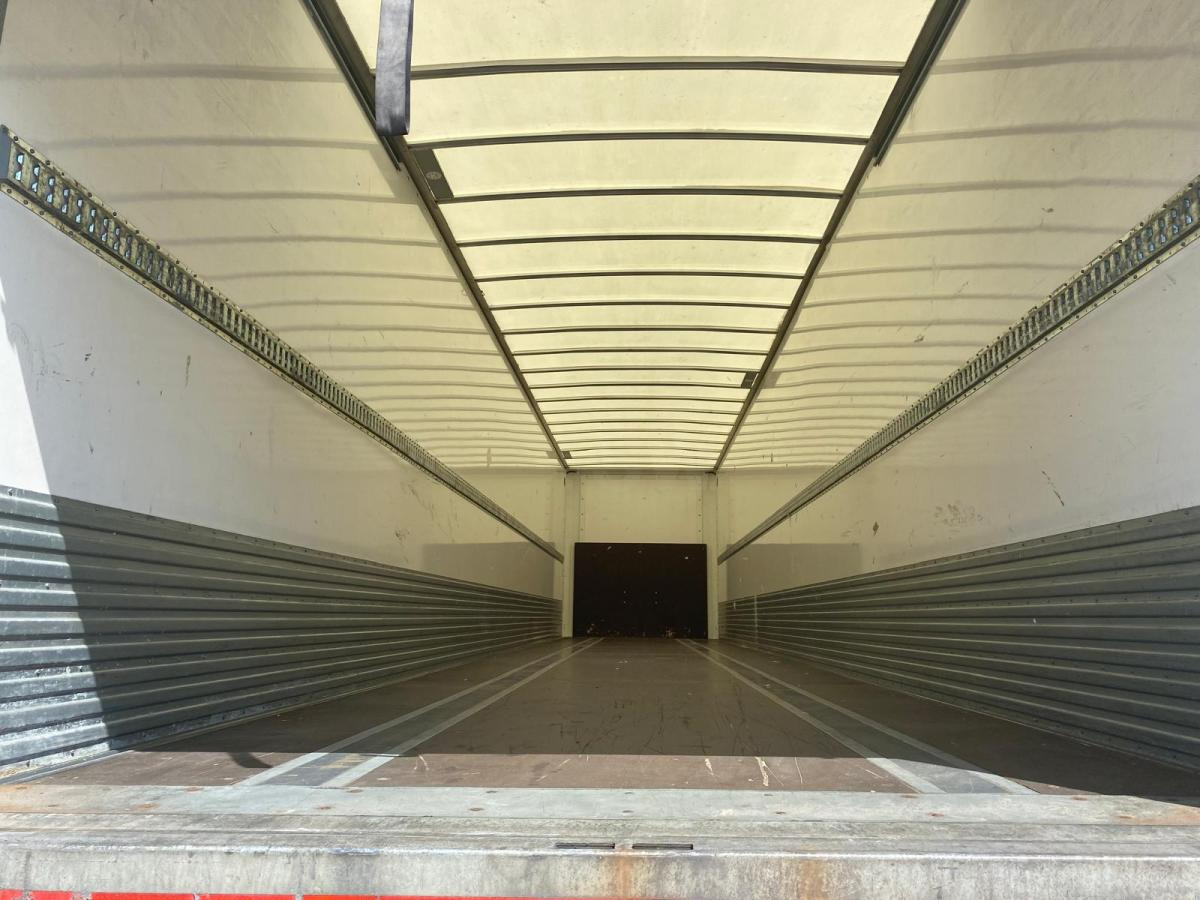 Lecitrailer - Closed box semi-trailer: picture 2 Lecitrailer - Closed box semi-trailer: picture 2