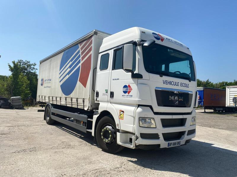MAN TGX 18.360 - Curtainsider truck: picture 4 MAN TGX 18.360 - Curtainsider truck: picture 4